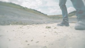 Instantané de la carrière de gypse en région parisienne. Vue subjective du drone après atterrissage.